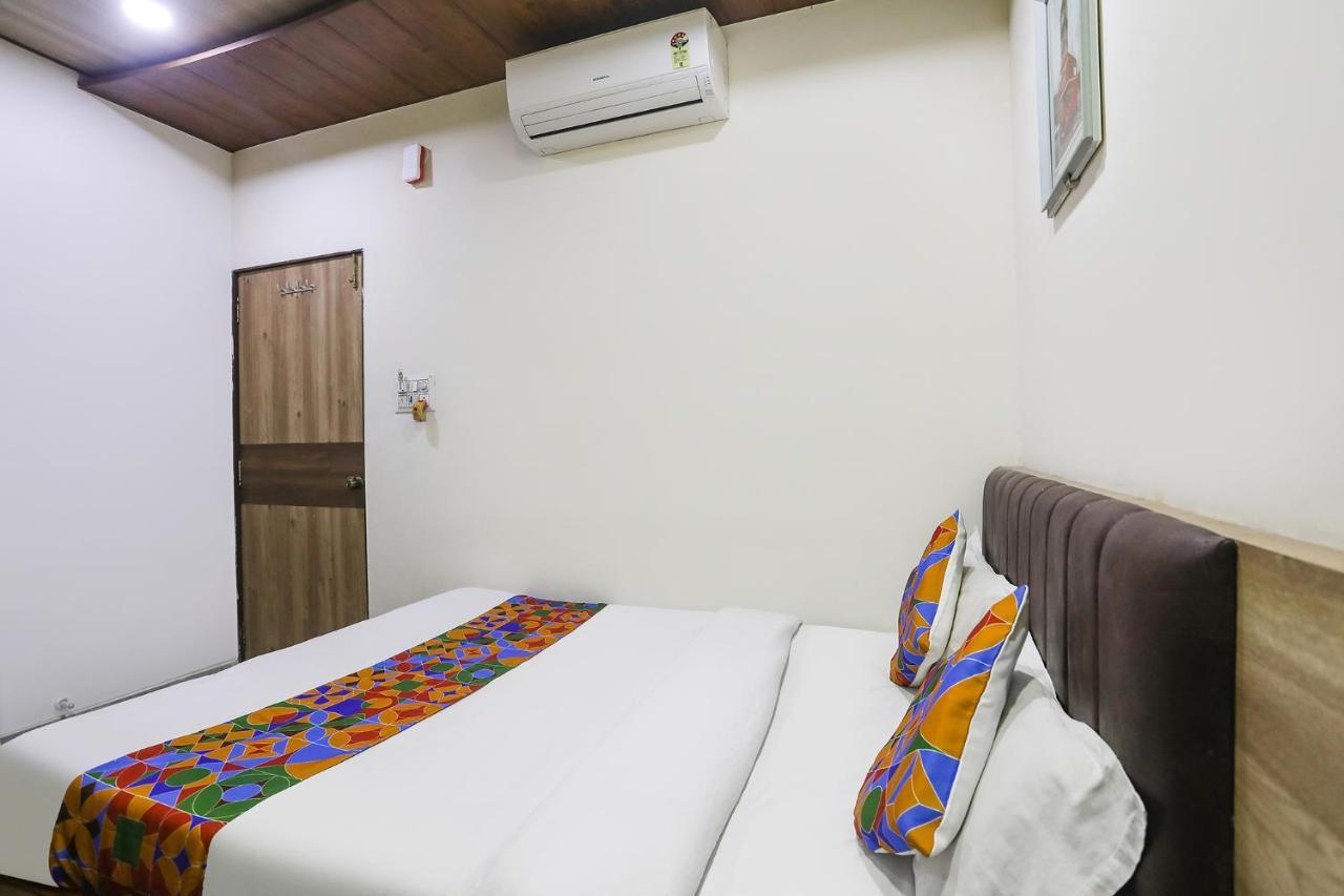 Fabhotel Vedanta Inn - Nr Sitabudli Fort Nagpur Eksteriør billede