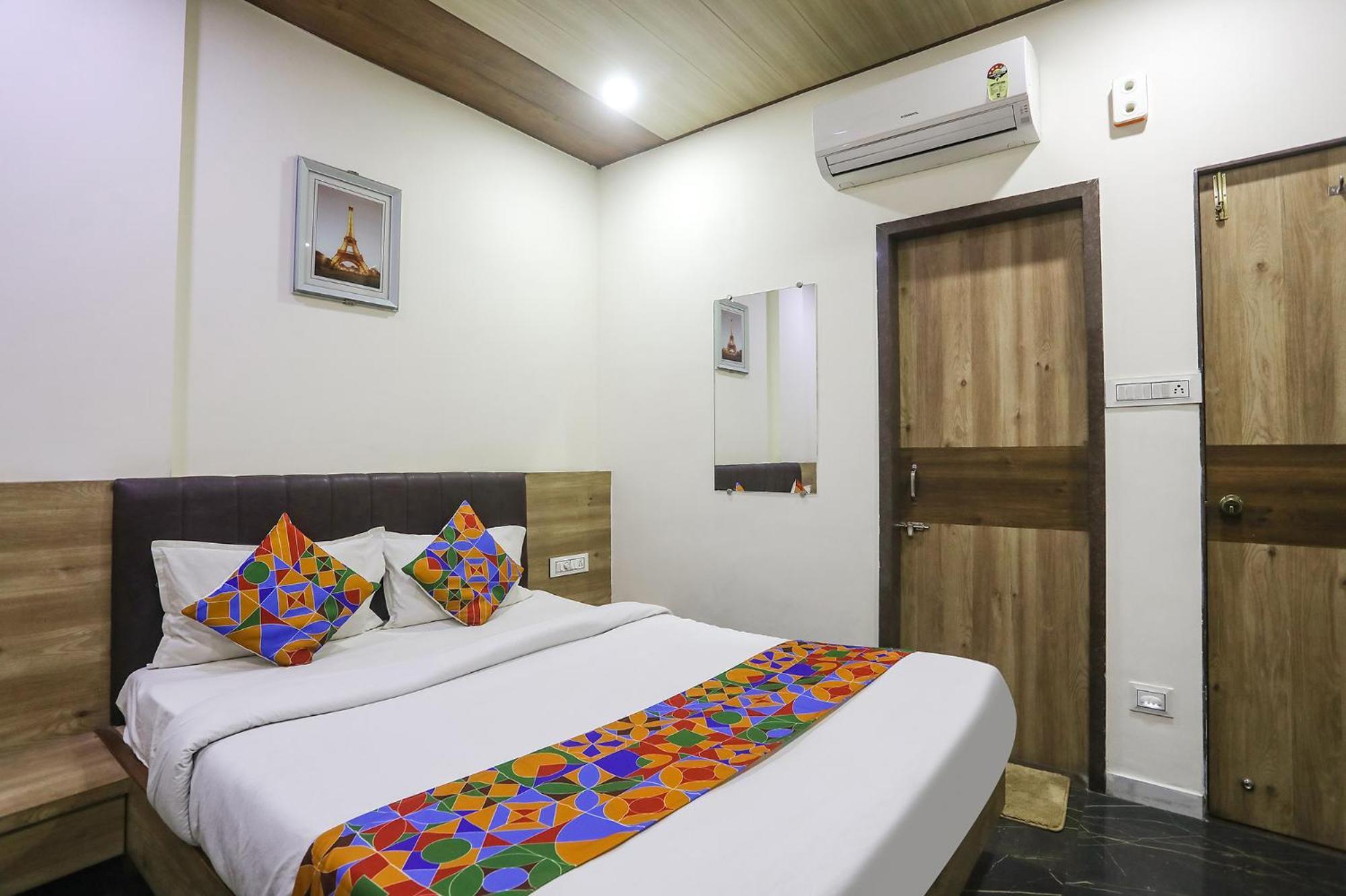 Fabhotel Vedanta Inn - Nr Sitabudli Fort Nagpur Eksteriør billede