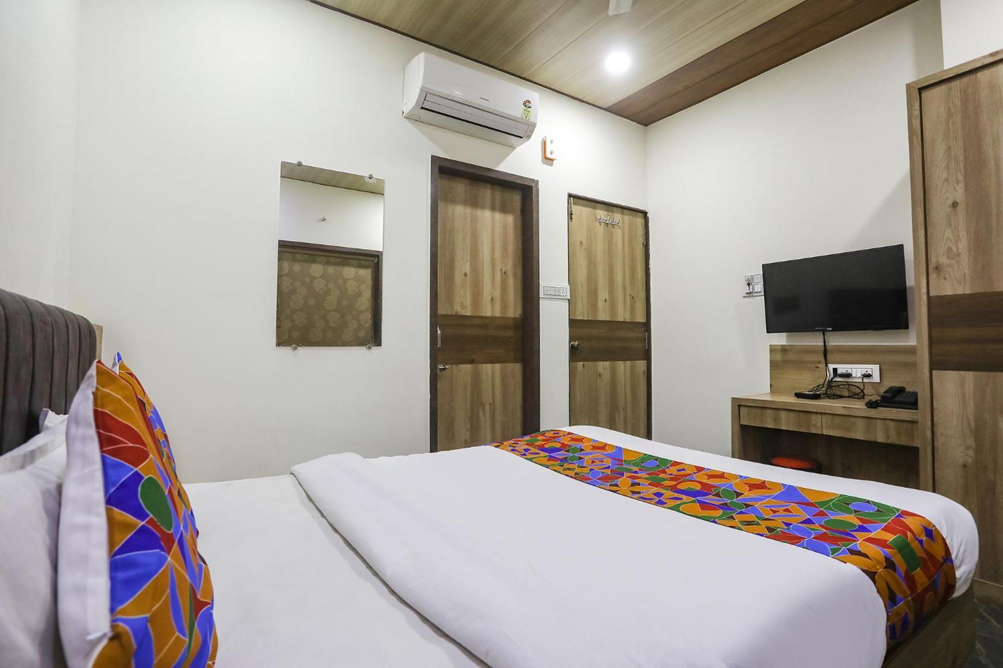 Fabhotel Vedanta Inn - Nr Sitabudli Fort Nagpur Eksteriør billede