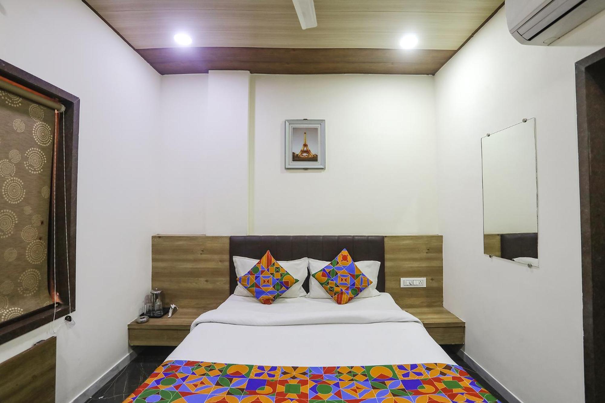 Fabhotel Vedanta Inn - Nr Sitabudli Fort Nagpur Eksteriør billede